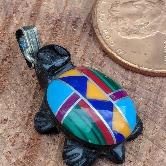 Native Inlaid Turtle Gemstone Pendant - Picture 8 of 9